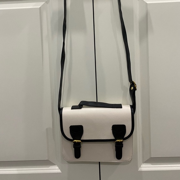 Korean Black & White Crossbody Purse - Picture 1 of 3